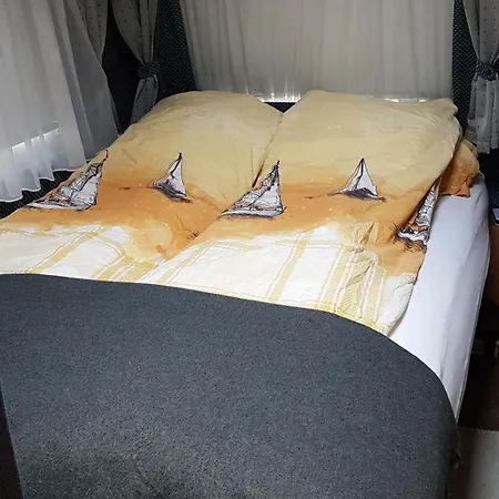 Кемпинг Captains Small House Hamneide