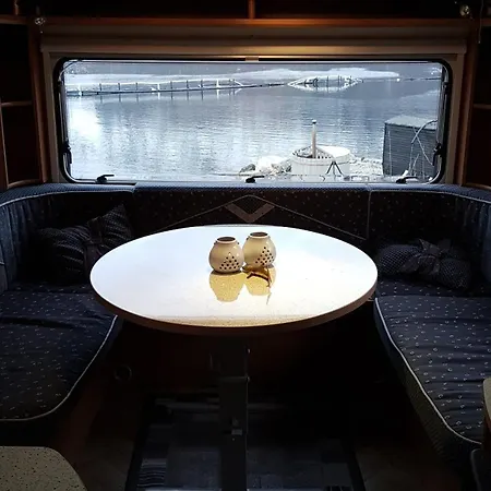 Captains Small House Camping *